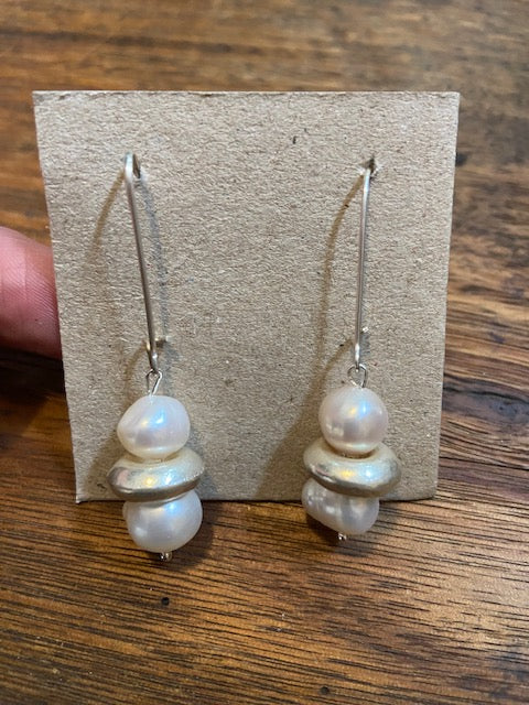 kaw - Freshwater Pearl Silver Donut Drop Earrings