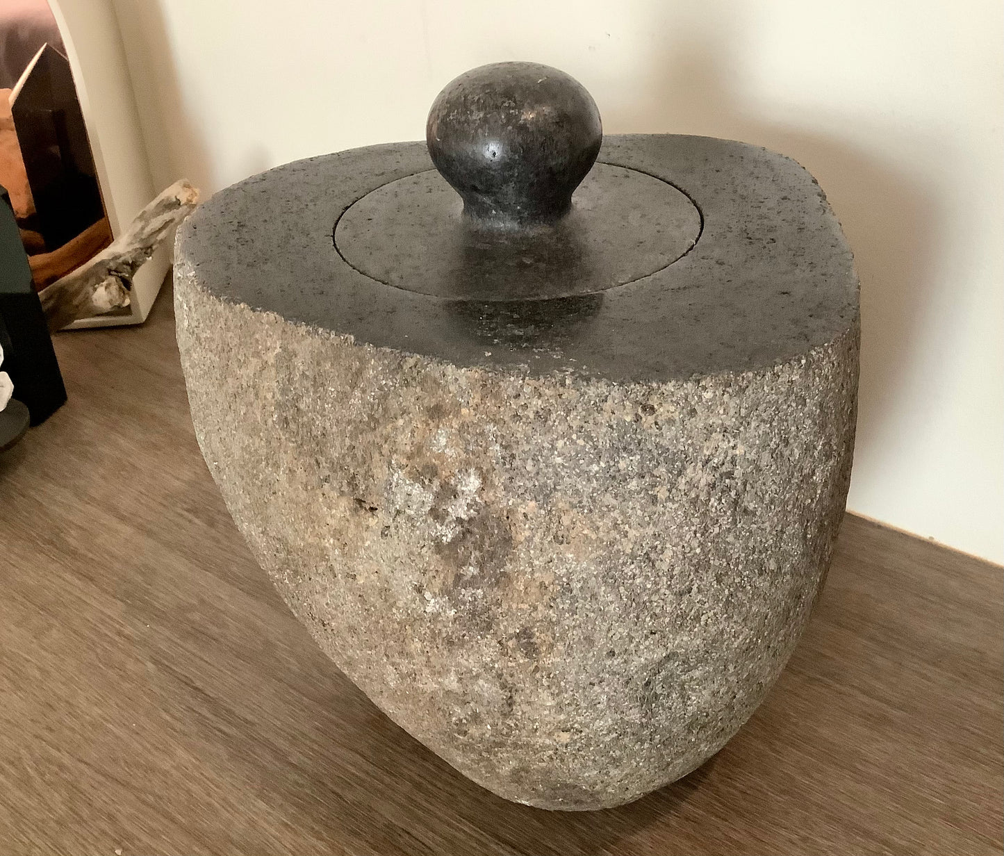 Tutup Stone Bowl With Lid - INSTORE ONLY