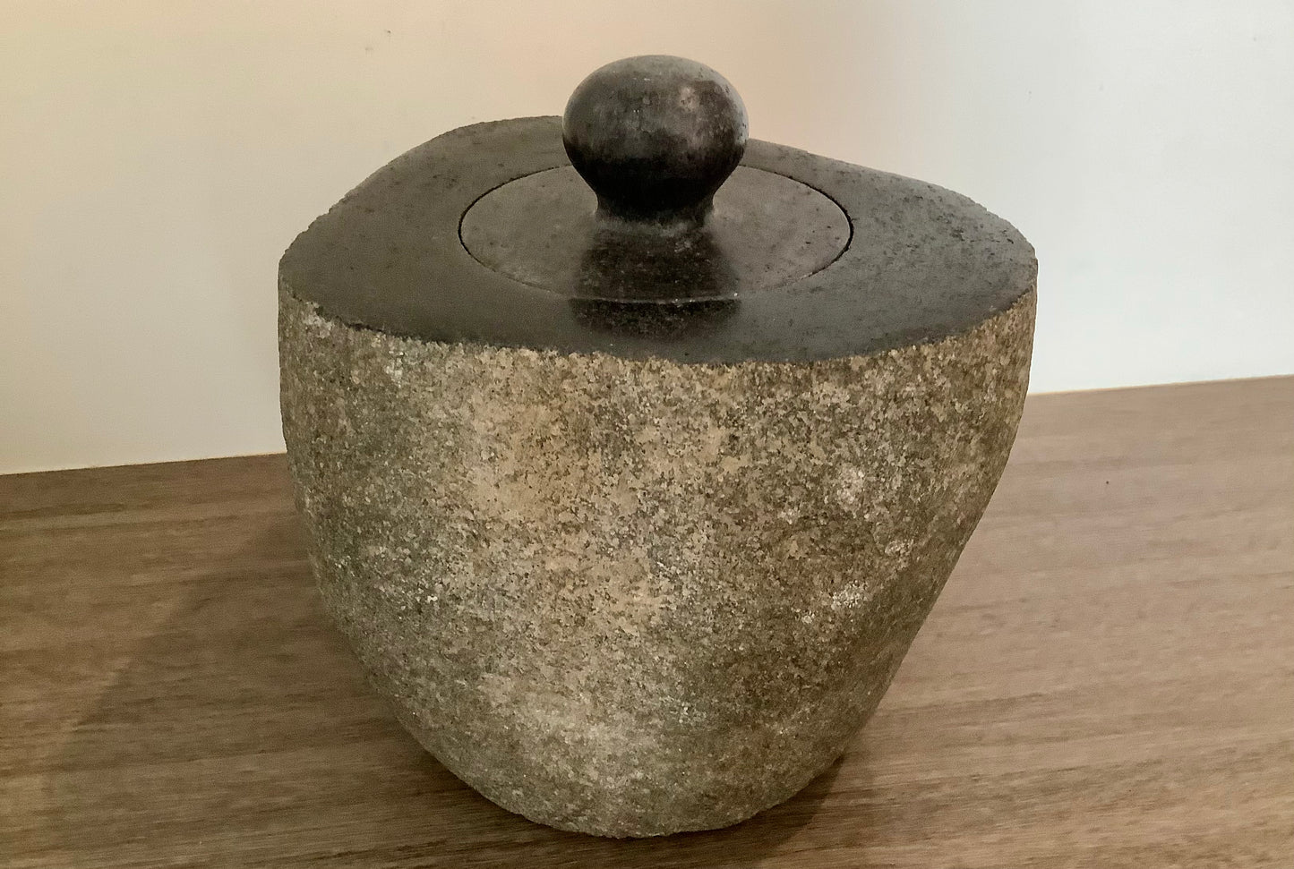 Tutup Stone Bowl With Lid - INSTORE ONLY